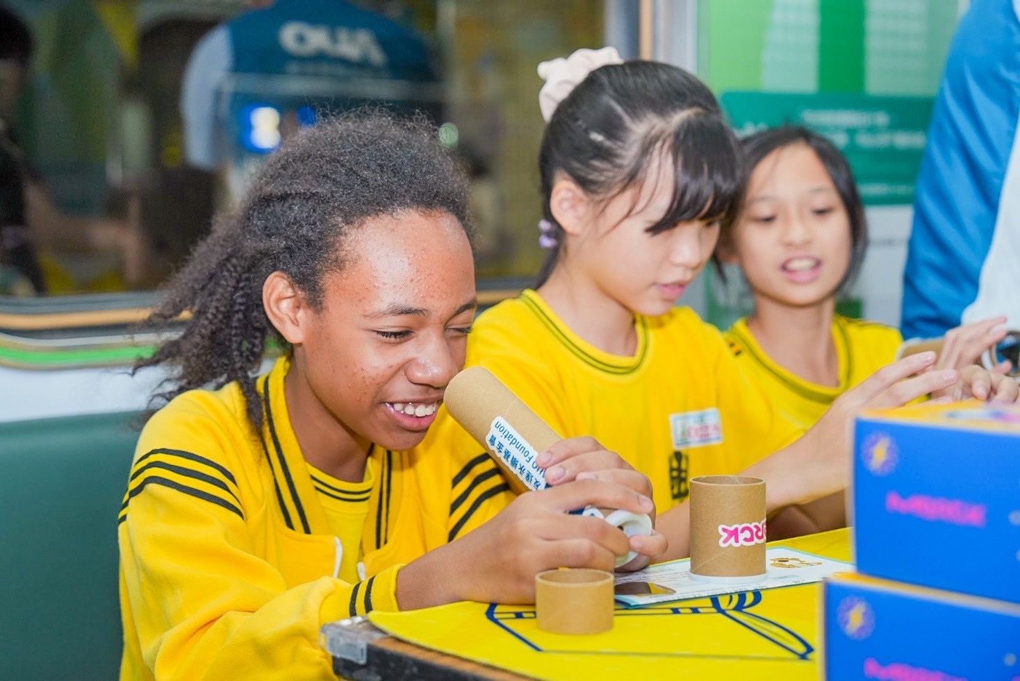 ���_(d��)�cĬ�˷քe���ղ���ʹ�õ�ƫ��Ƭ��Һ���@ʾģ�M���O(sh��)Ӌ(j��)����n�̡����D(zhu��n)���c霡���׌�W(xu��)�����H���u��ƫ���f(w��n)��Ͳ�c��(ji��n)��Һ���@ʾ������(sh��)�`ѭ�h(hu��n)���������m(x��)����